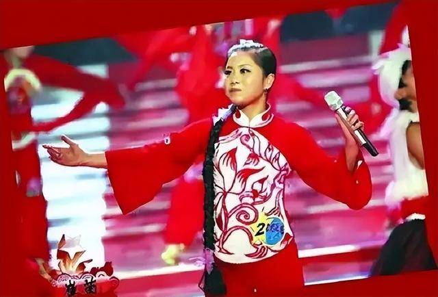 装疯卖傻星光大道的草根歌手现状太落魄pg电子游戏网站负债百万、露宿街头、(图1)